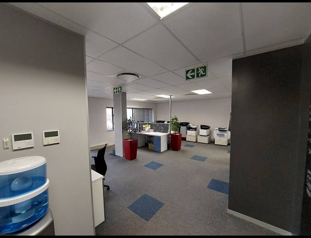 157M² OFFICE TO LET IN GREENSTONE HILL
